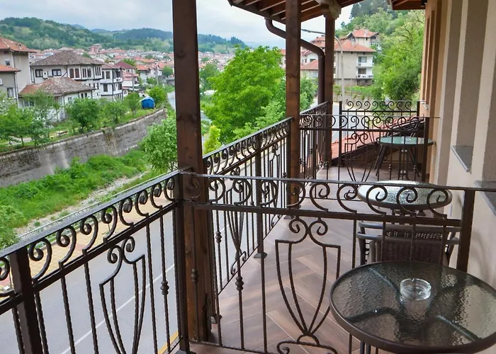 надежда - Гостевой дом 3*